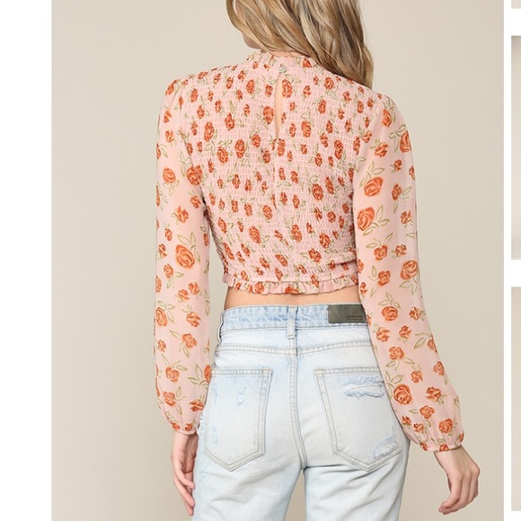 ILLA ILLA Rosie Smocked Cropped Blouse - Picture 4 of 12